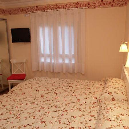 ז'אקה Hotel Chalet Puigdefabregas חדר תמונה