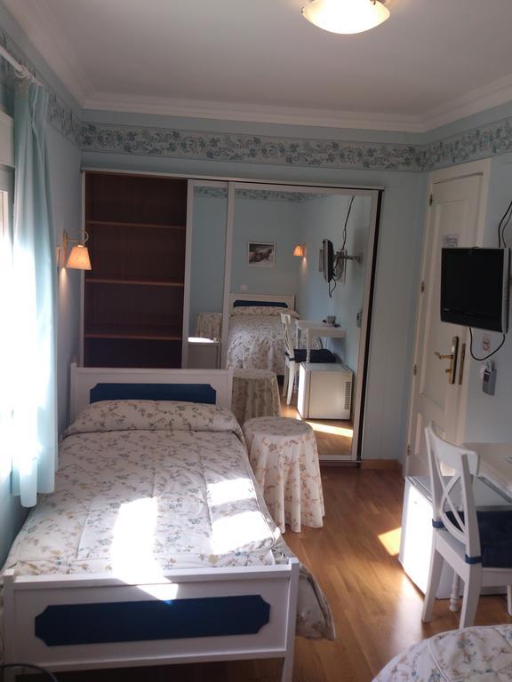 ז'אקה Hotel Chalet Puigdefabregas חדר תמונה